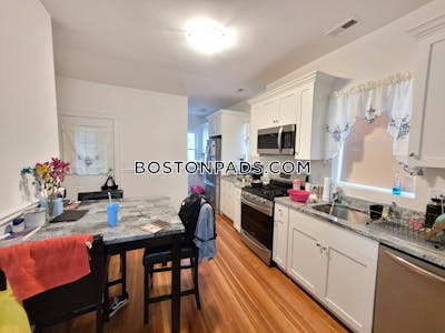 Malden Lovely 3 Bed 1 Bath available NOW on Myrtle St. in Malden - $2,850