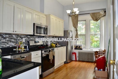 Mission Hill 4 Beds 2 Baths in Mission Hill Boston - $4,500