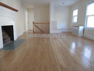 Brookline Apartment for rent 3 Bedrooms 1.5 Baths  Beaconsfield - $4,150