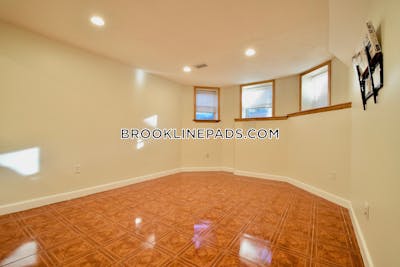 Brookline Modern 3 bed 2 bath available NOW on Thatcher St in Brookline!   Boston University - $4,900 No Fee