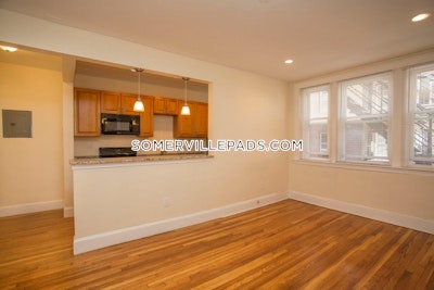 Somerville Renovated Studio 1 bath available 4/1 on Highland Ave in Somerville!  Winter Hill - $2,200 No Fee