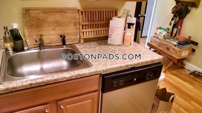 Somerville Apartment for rent 2 Bedrooms 1 Bath  West Somerville/ Teele Square - $3,300